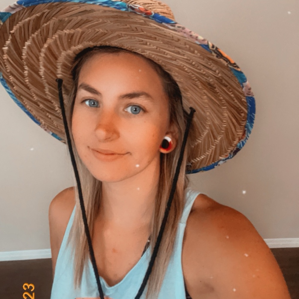 Meet your Posher, Abi